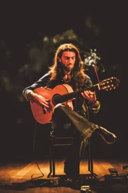 Estas Tonne